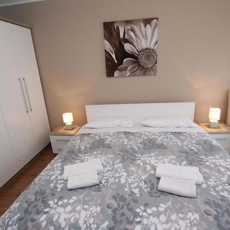Ondina Apartment Ровин Екстериор снимка