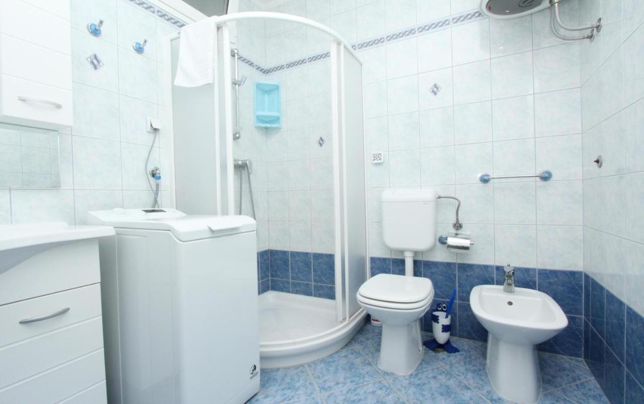 Ondina Apartment Ровин Екстериор снимка