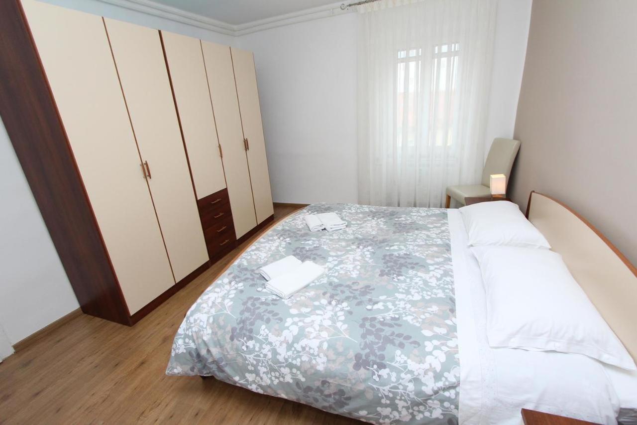 Ondina Apartment Ровин Екстериор снимка
